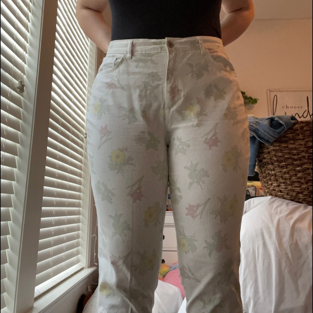 Cute floral ankle pants